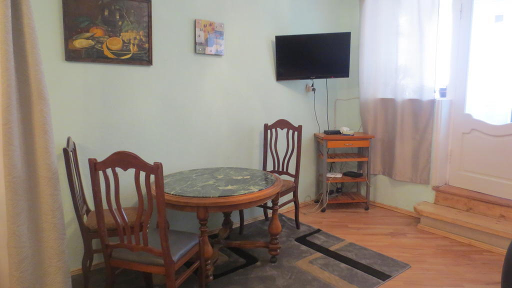 Evrika Apartments On Rustaveli Avenue Тбілісі Номер фото