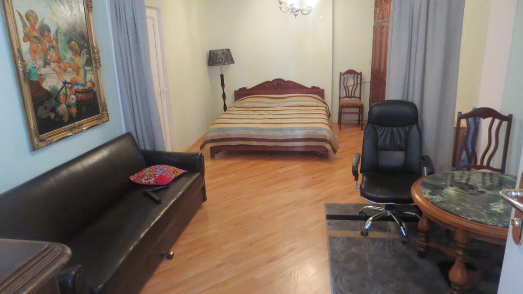 Evrika Apartments On Rustaveli Avenue Тбілісі Номер фото